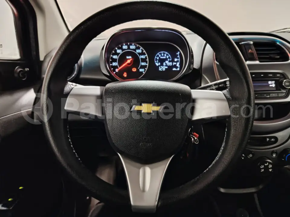 Foto 10 de Chevrolet SPARK GT LS