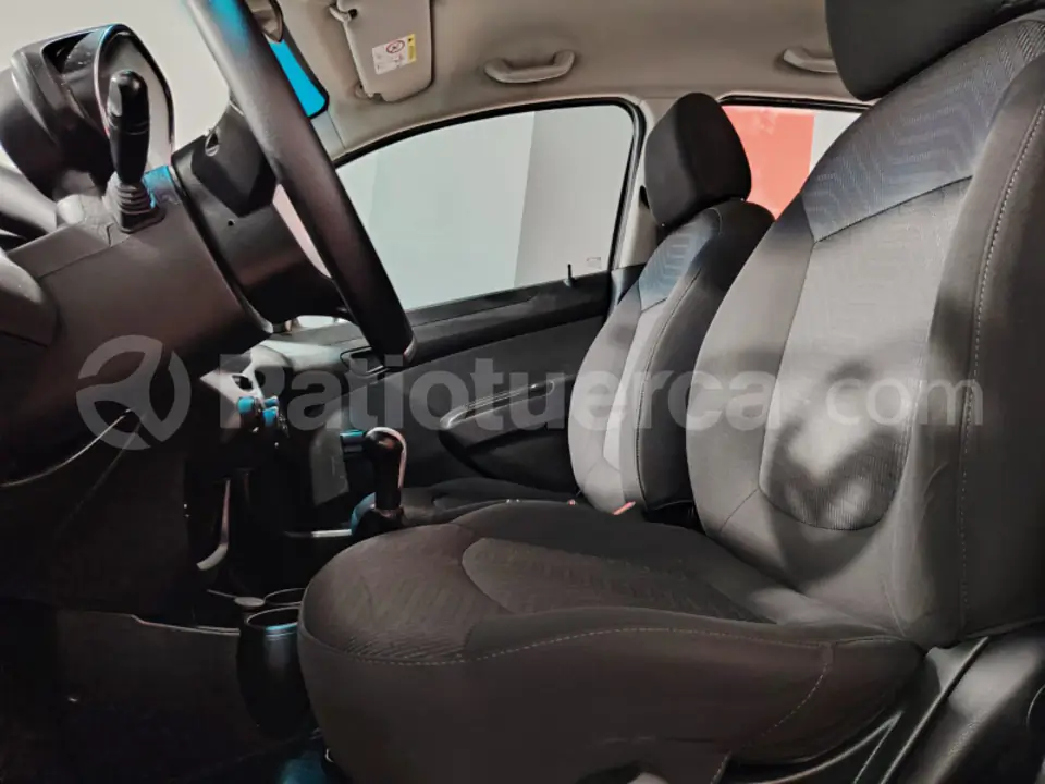 Foto 16 de Chevrolet SPARK GT LS
