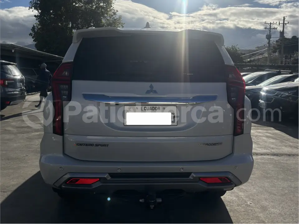 Foto 10 de Mitsubishi Montero Sport Diesel