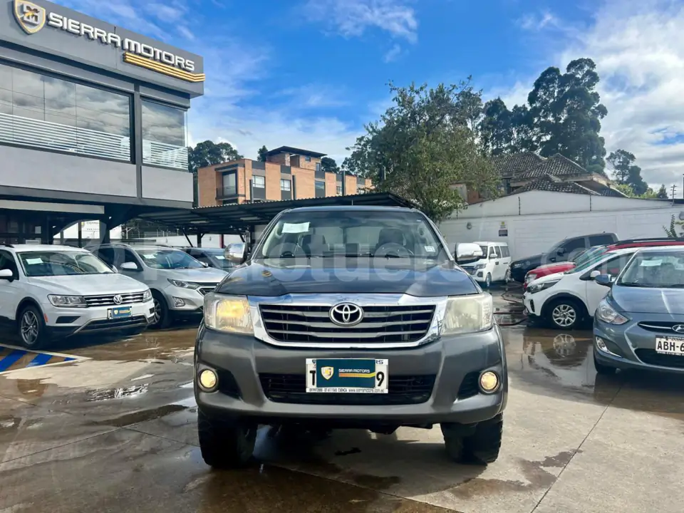 Foto 2 de Toyota Hilux SR AC CD
