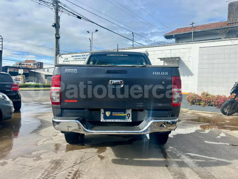 Foto 4 de Toyota Hilux SR AC CD