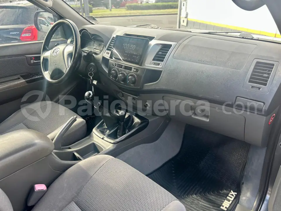 Foto 5 de Toyota Hilux SR AC CD