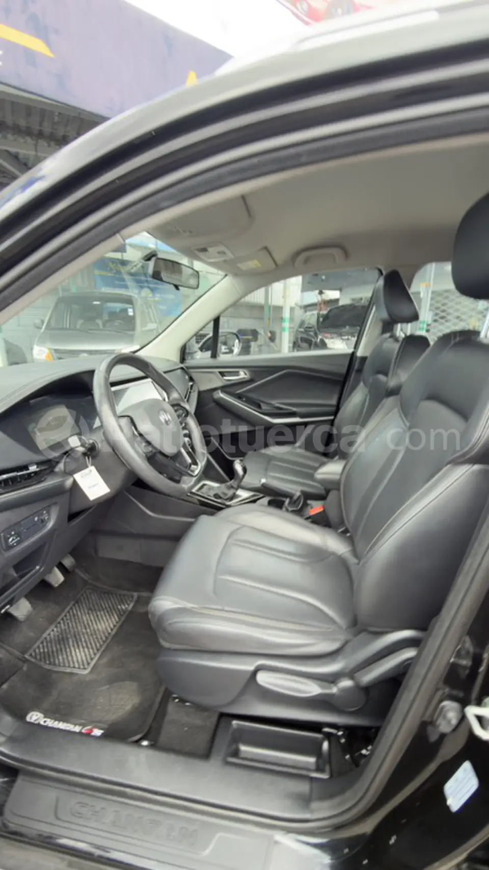 Foto 9 de Changan CS 15