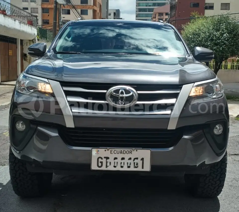 Foto 1 de Toyota Fortuner 2.7