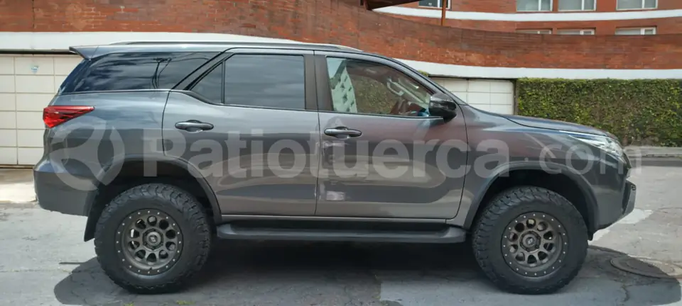 Foto 3 de Toyota Fortuner 2.7