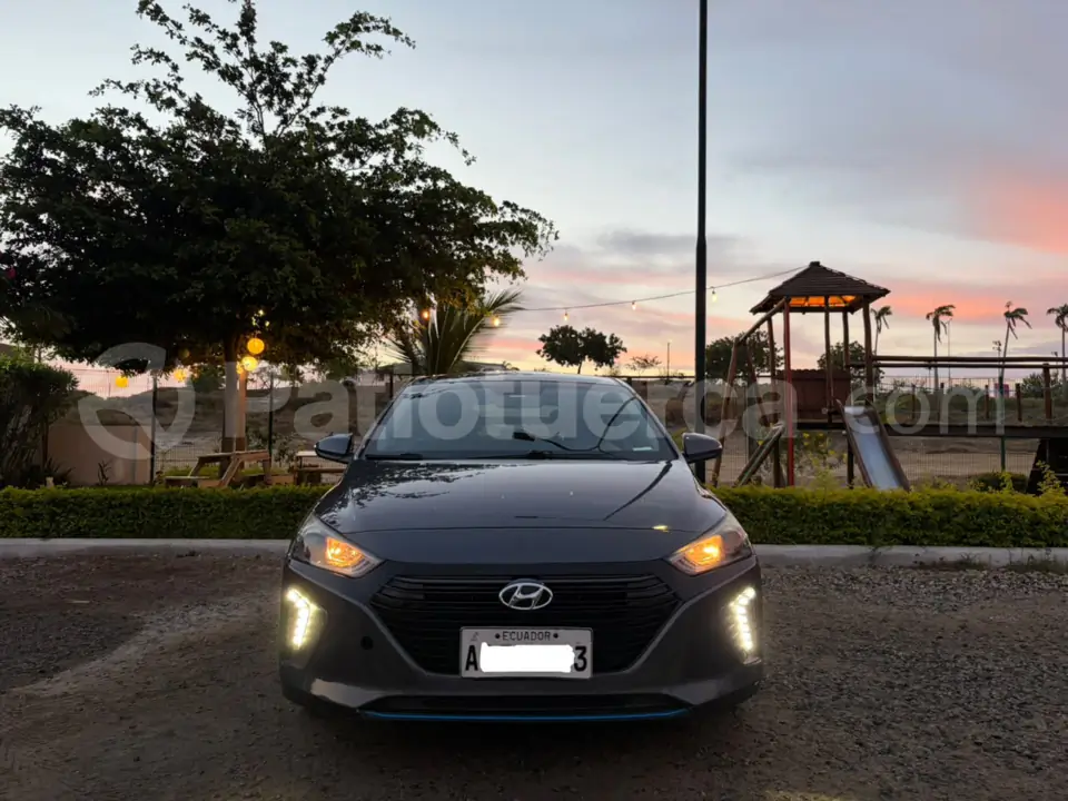 Foto 1 de Hyundai Ioniq Hybrid