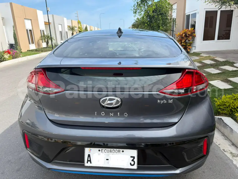 Foto 7 de Hyundai Ioniq Hybrid
