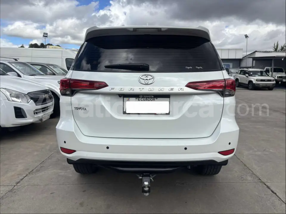 Foto 11 de Toyota Fortuner