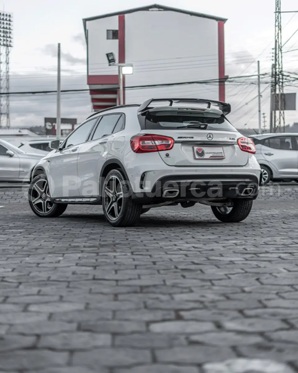 Foto 4 de Mercedes Benz GLA 250 4 MATIC