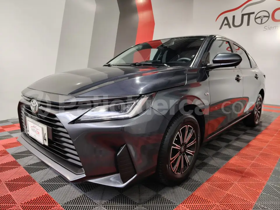 Foto 2 de Toyota Yaris