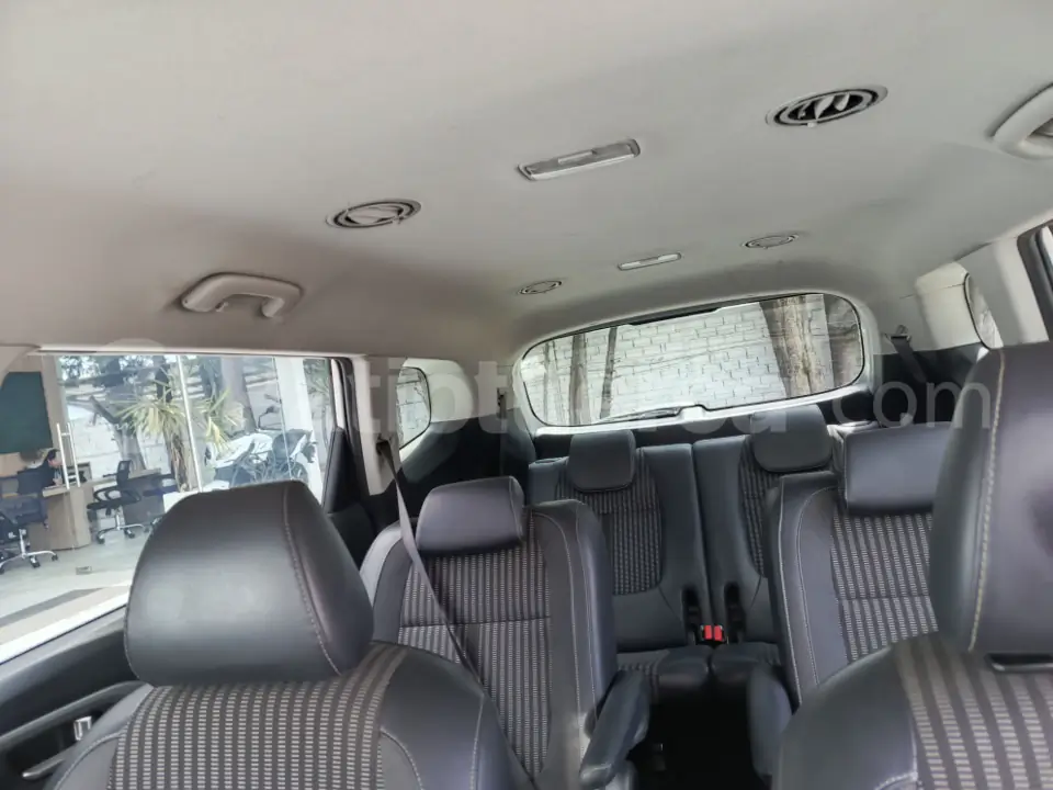 Foto 13 de Kia Carens