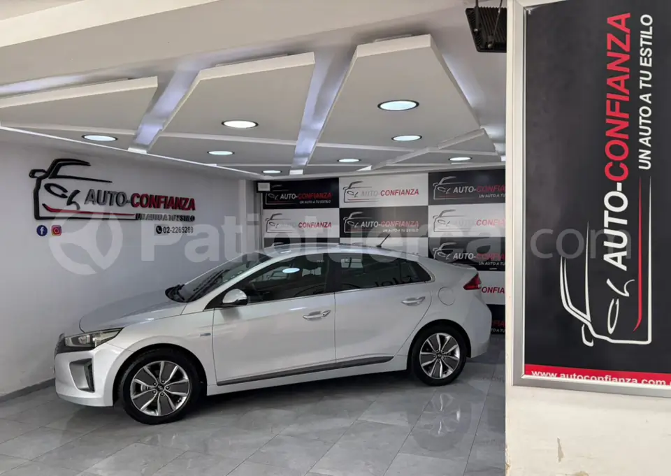 Foto 1 de Hyundai Ioniq Hybrid