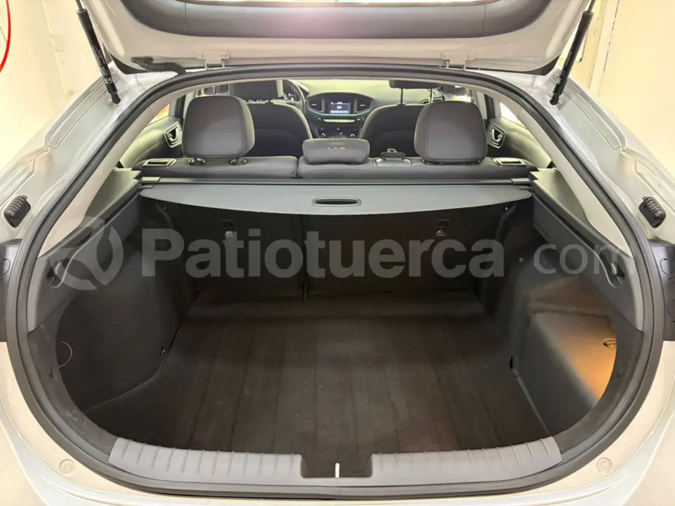 Foto 10 de Hyundai Ioniq Hybrid