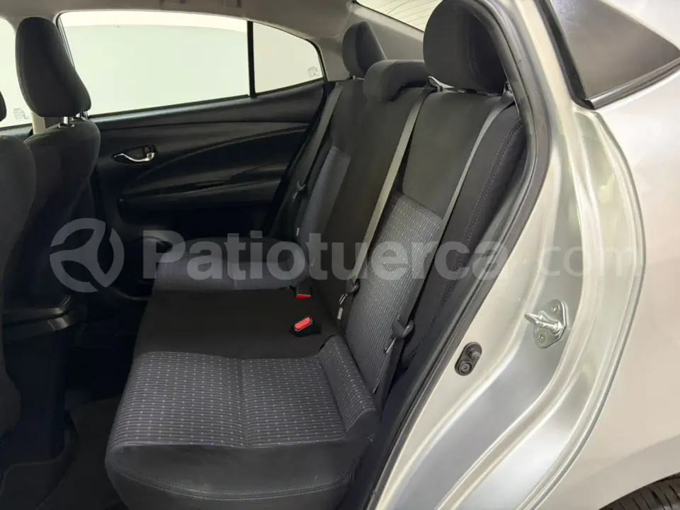 Foto 13 de Toyota Yaris S