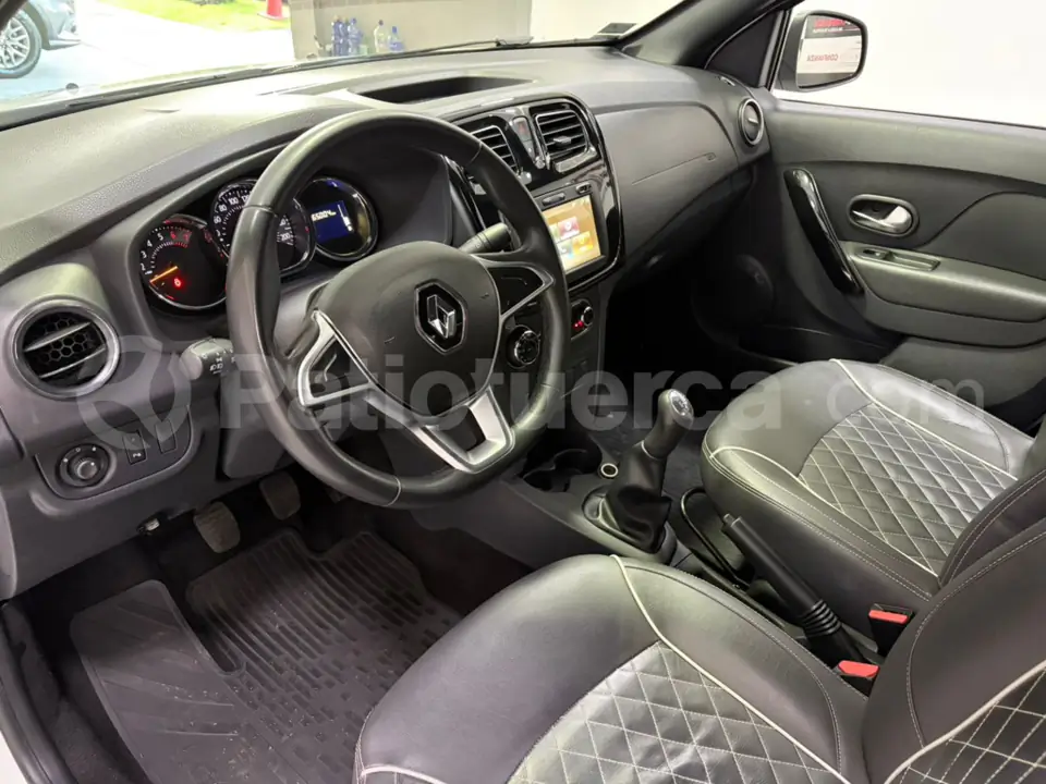 Foto 14 de Renault LOGAN CROSS INTENS