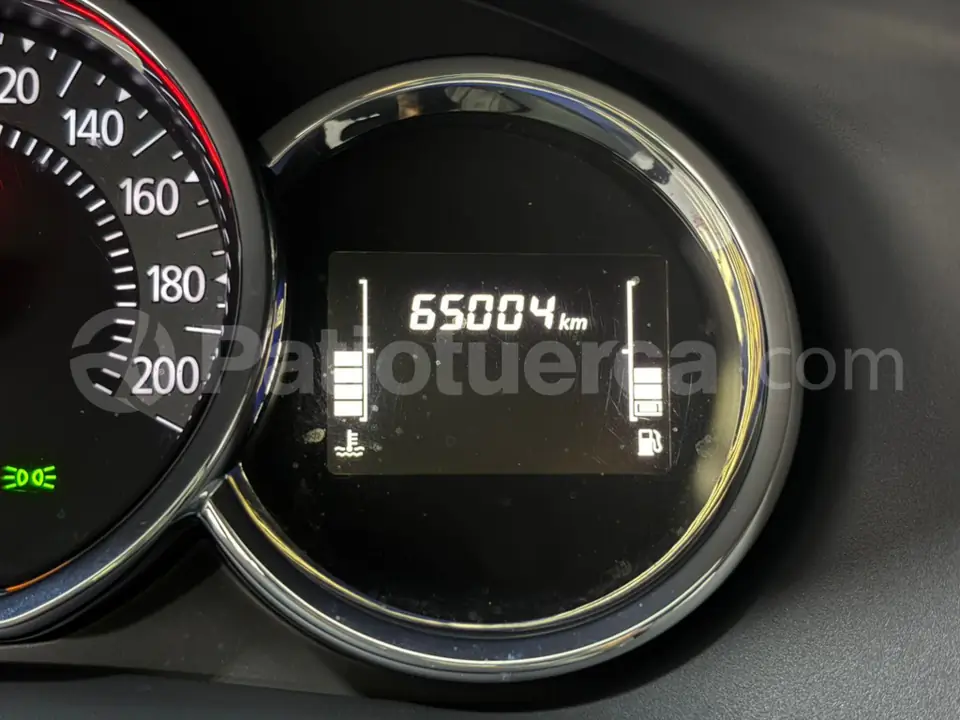 Foto 26 de Renault LOGAN CROSS INTENS