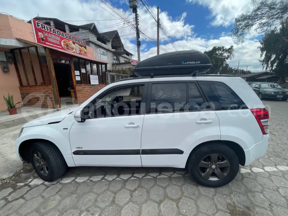 Foto 2 de Suzuki Grand Vitara SZ Next Sport 2.4