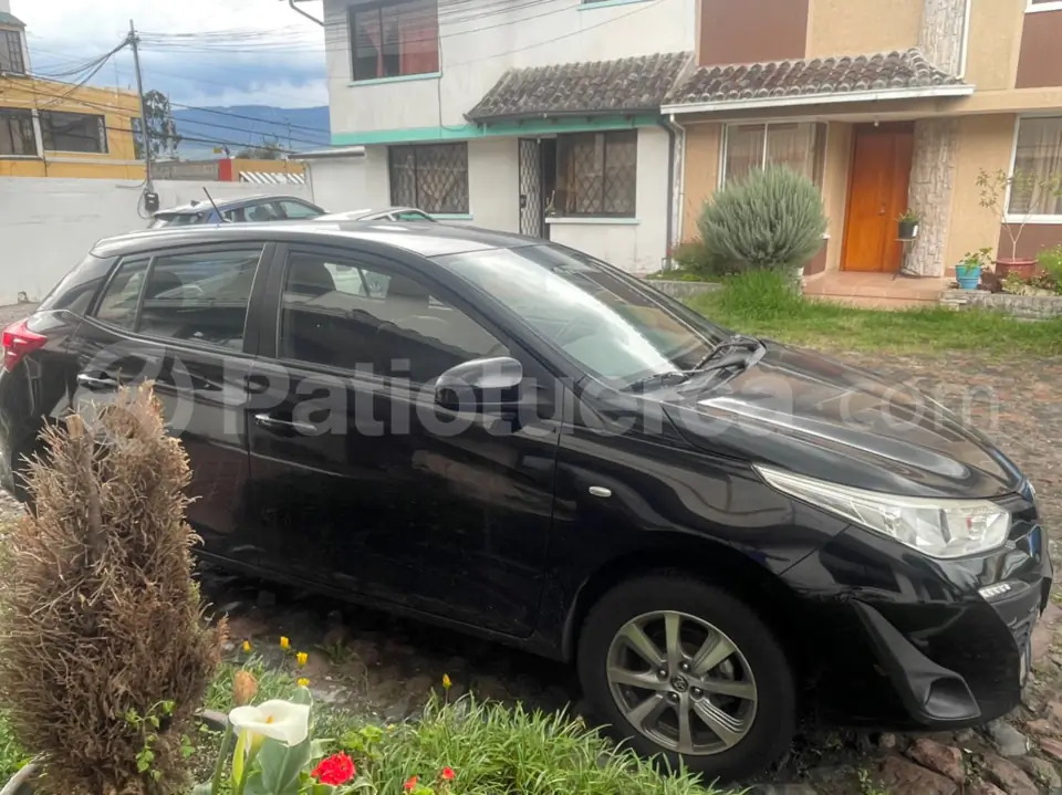 Foto 2 de Toyota Yaris HB