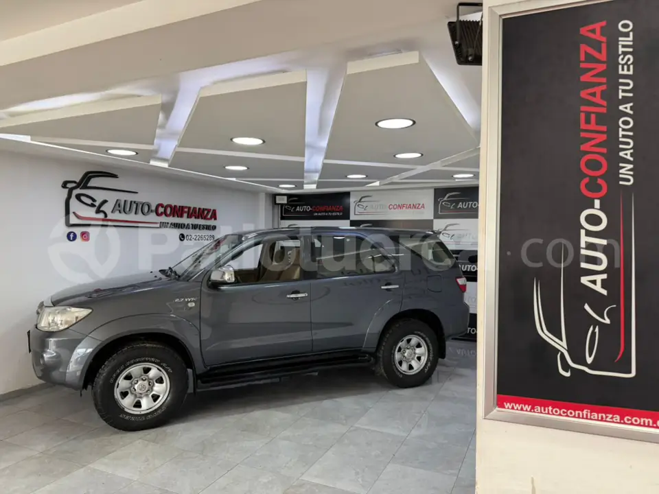 Foto 1 de Toyota AWT FORTUNER