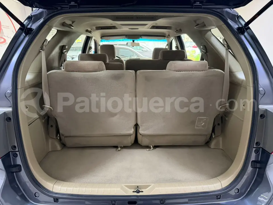 Foto 12 de Toyota AWT FORTUNER