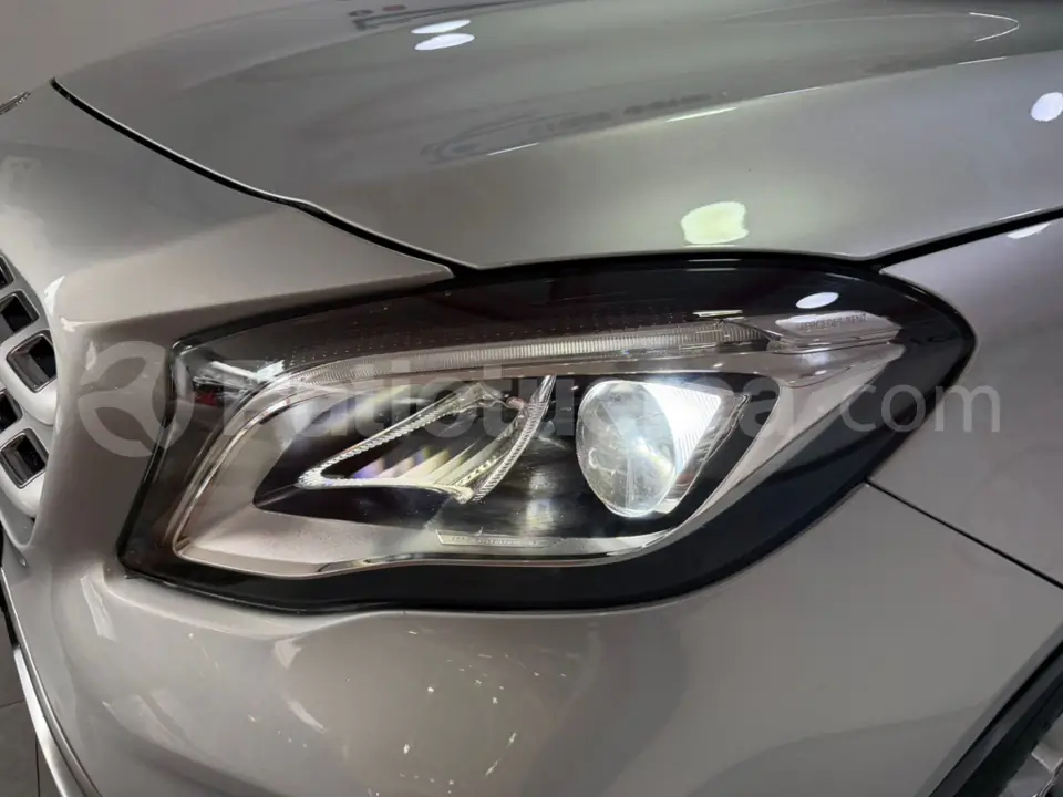Foto 6 de Mercedes Benz GLA 180
