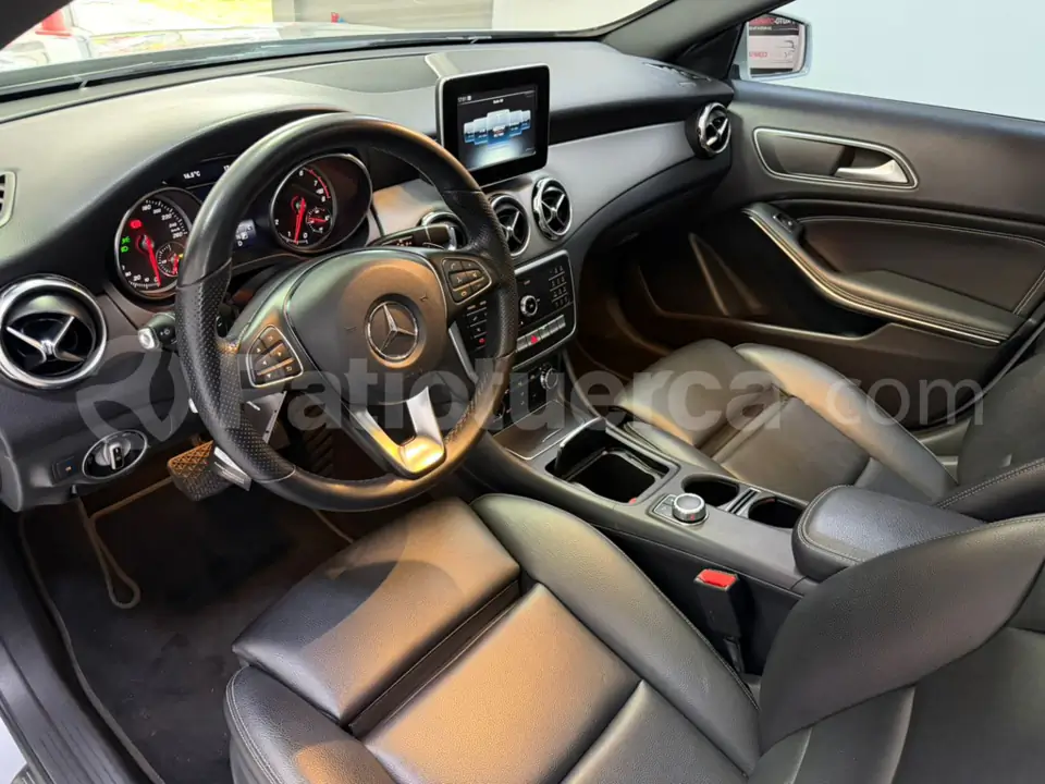 Foto 13 de Mercedes Benz GLA 180