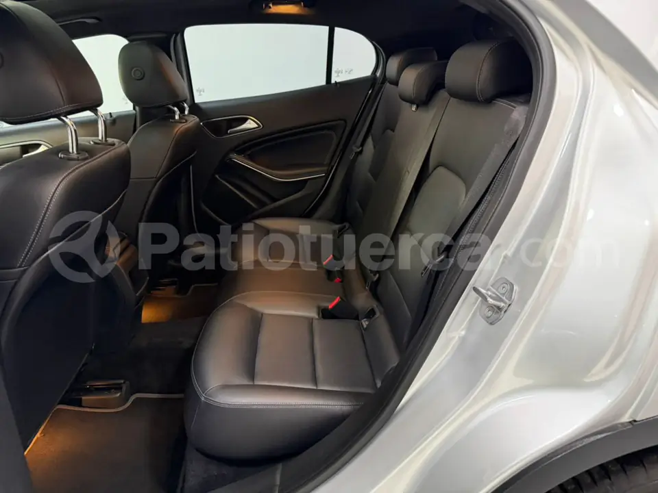 Foto 14 de Mercedes Benz GLA 180