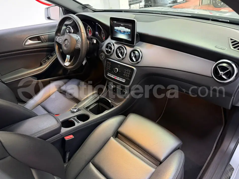 Foto 16 de Mercedes Benz GLA 180