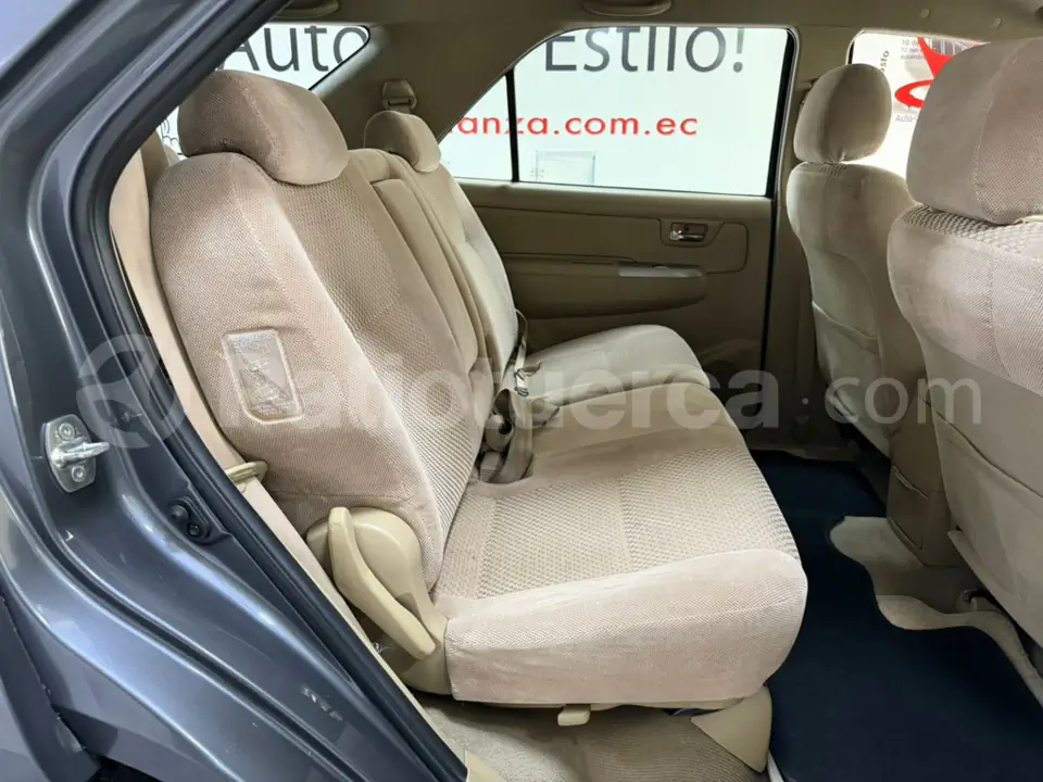 Foto 19 de Toyota AWT FORTUNER