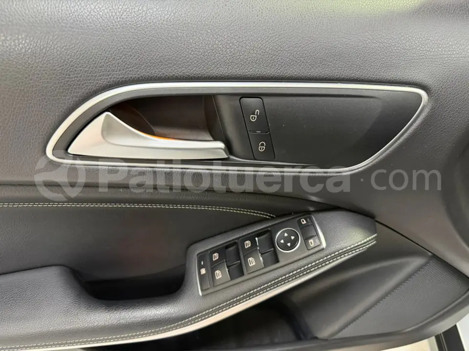 Foto 11 de Mercedes Benz GLA 180