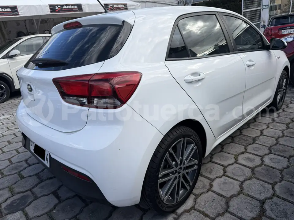 Foto 3 de Kia RIO EX