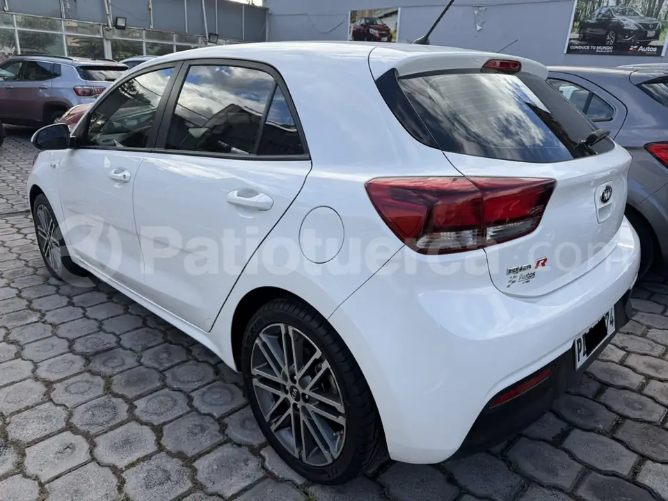 Foto 4 de Kia RIO EX