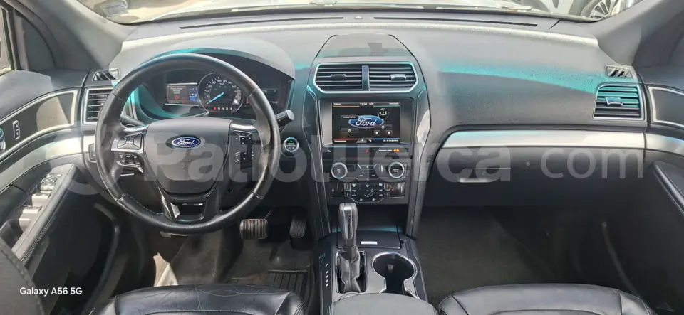Foto 8 de Ford Explorer XLT