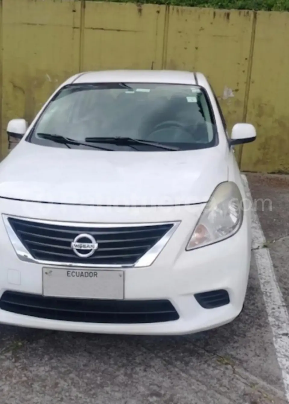 Foto 1 de Nissan Versa