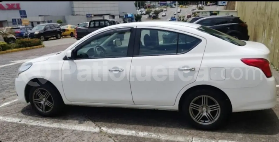 Foto 6 de Nissan Versa