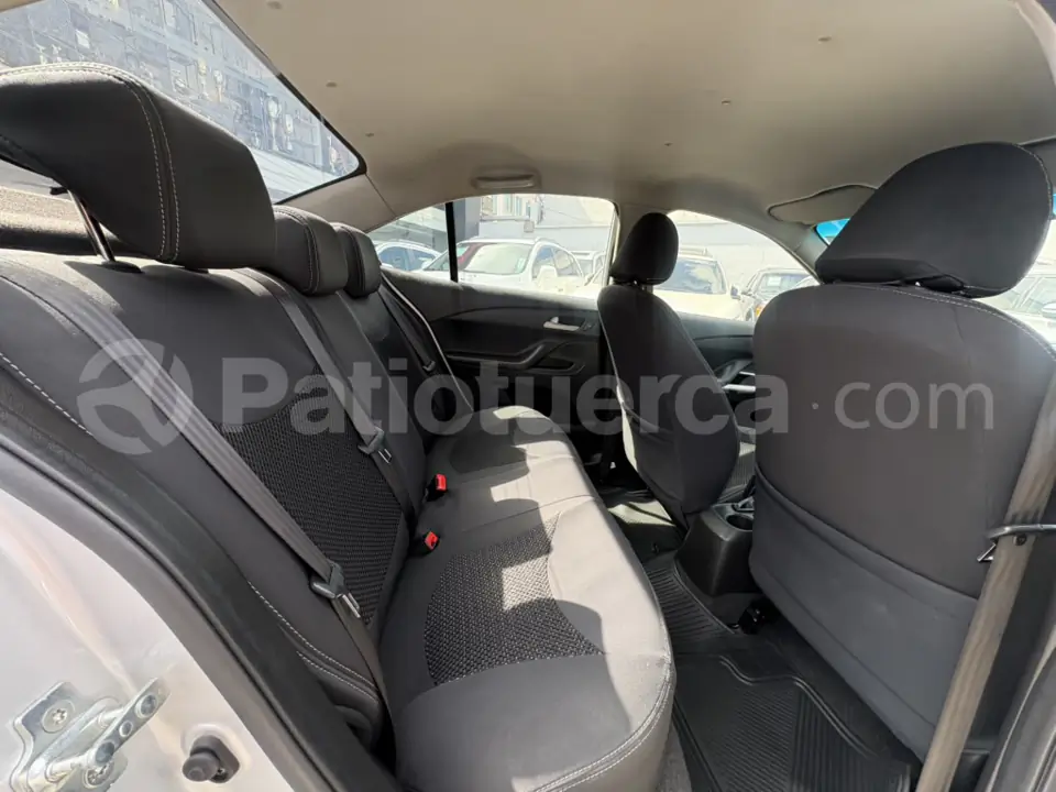 Foto 13 de Chevrolet SAIL LS