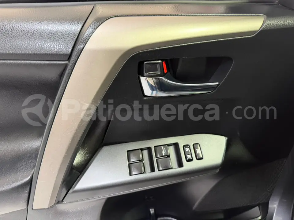 Foto 11 de Toyota RAV 4