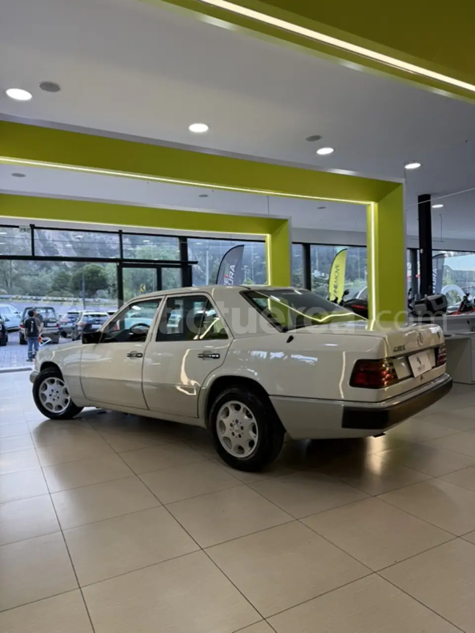 Foto 3 de Mercedes Benz 230E