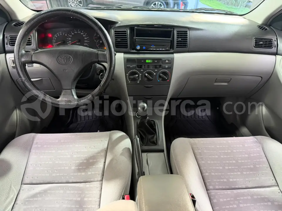 Foto 16 de Toyota Corolla 1.6