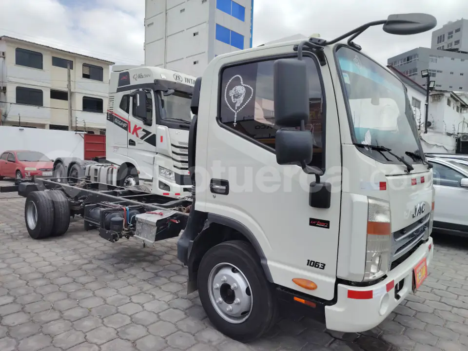 Foto 3 de JAC HFC 1063