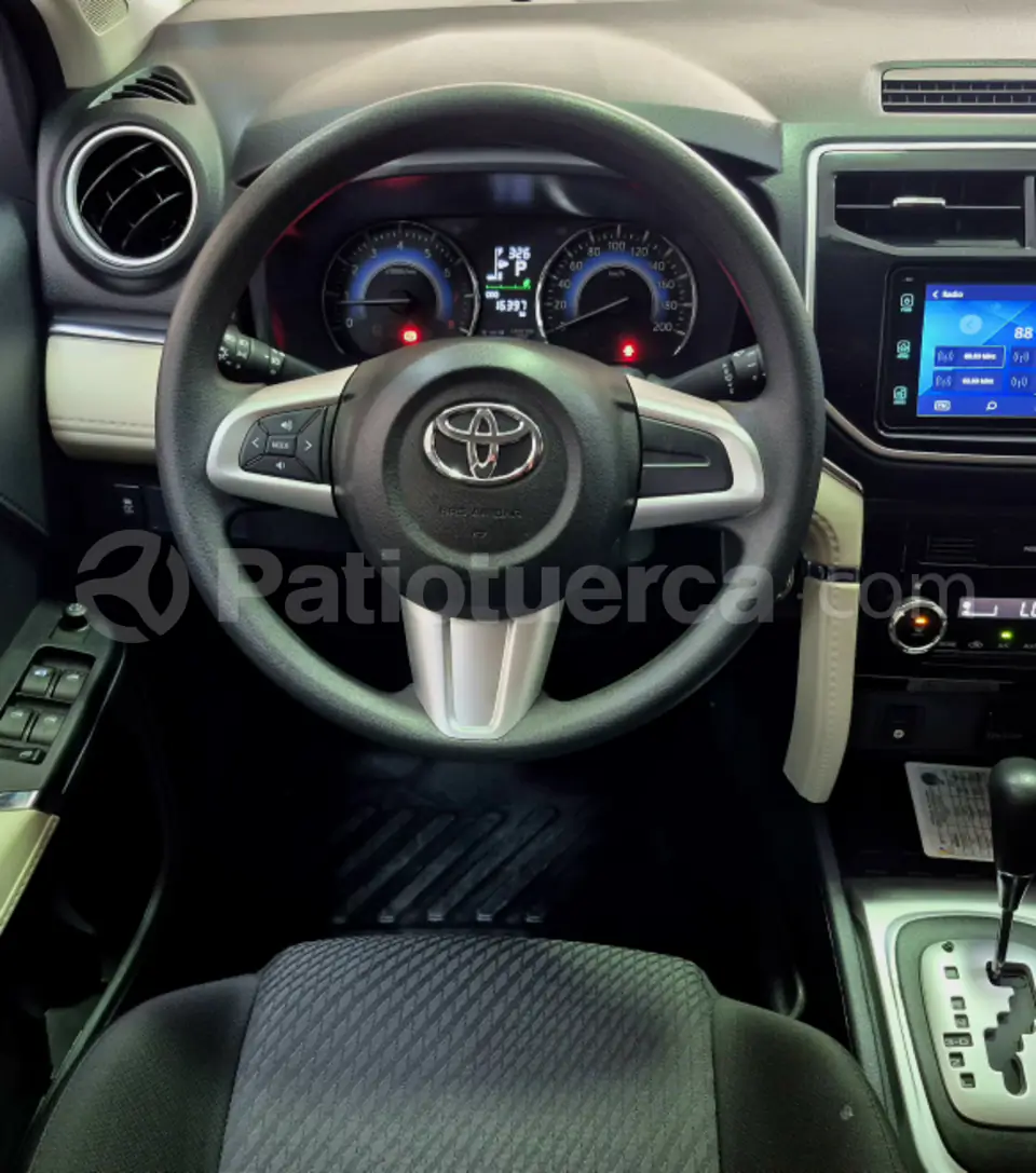 Foto 16 de Toyota Rush