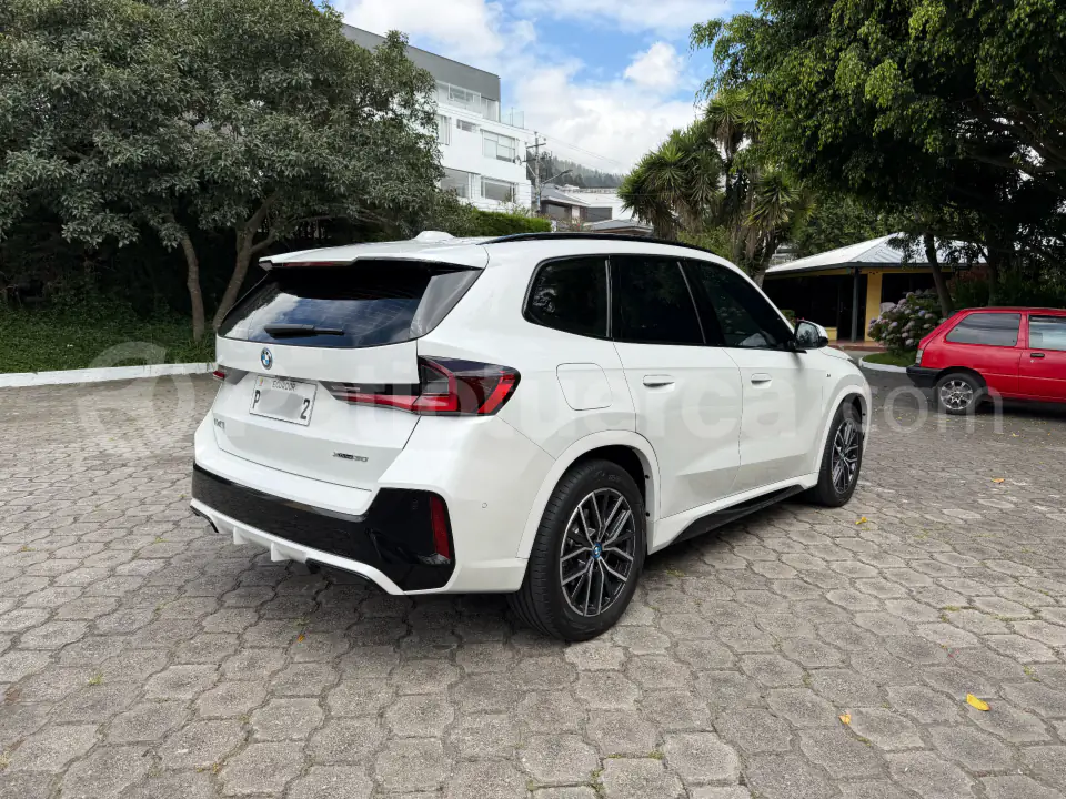 Foto 2 de BMW iX1 xDrive30