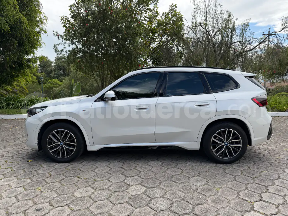 Foto 7 de BMW iX1 xDrive30