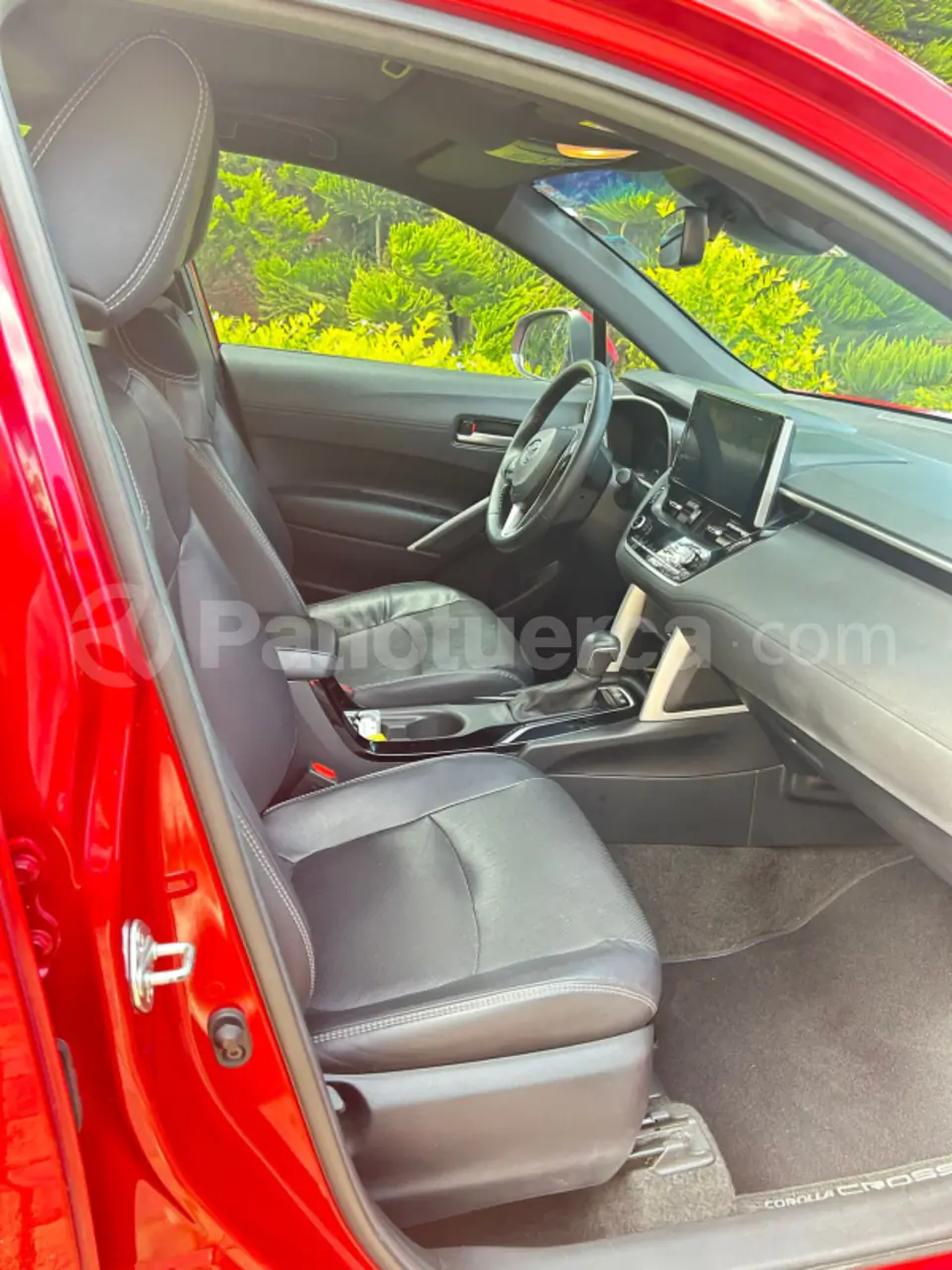 Foto 7 de Toyota Corolla Cross High