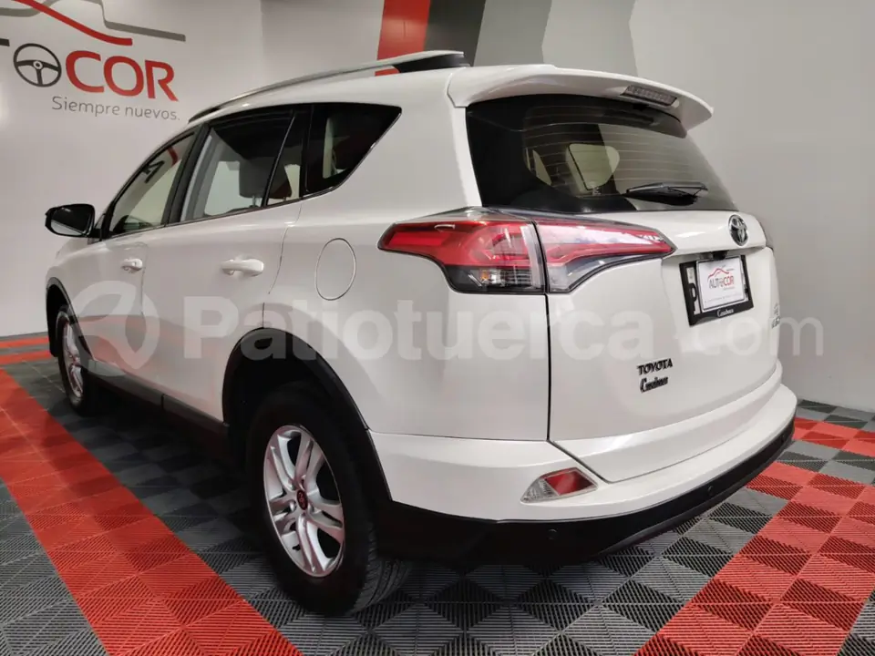 Foto 11 de Toyota RAV 4