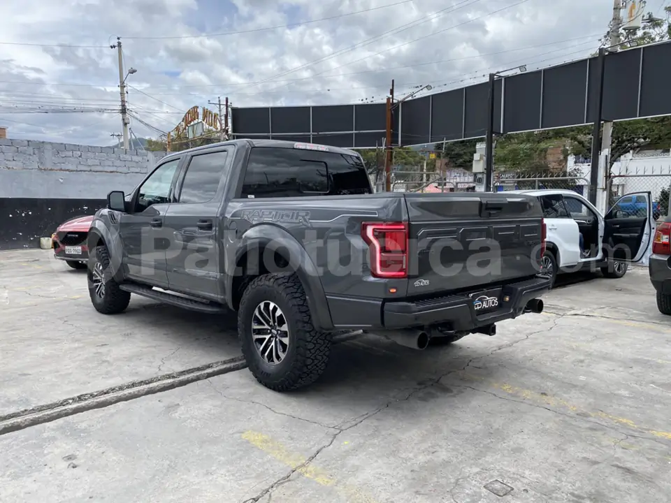 Foto 5 de Ford F150 Raptor AC