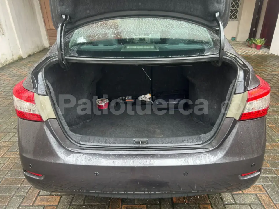 Foto 7 de Nissan Sentra Exclusive xtronic CVT