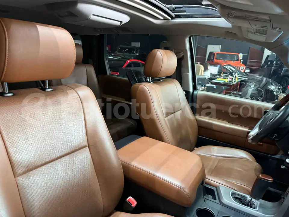 Foto 8 de Toyota Sequoia Platinium