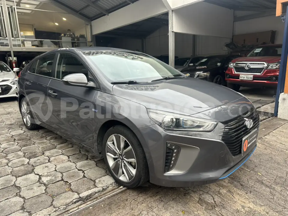 Foto 1 de Hyundai Ioniq Hybrid