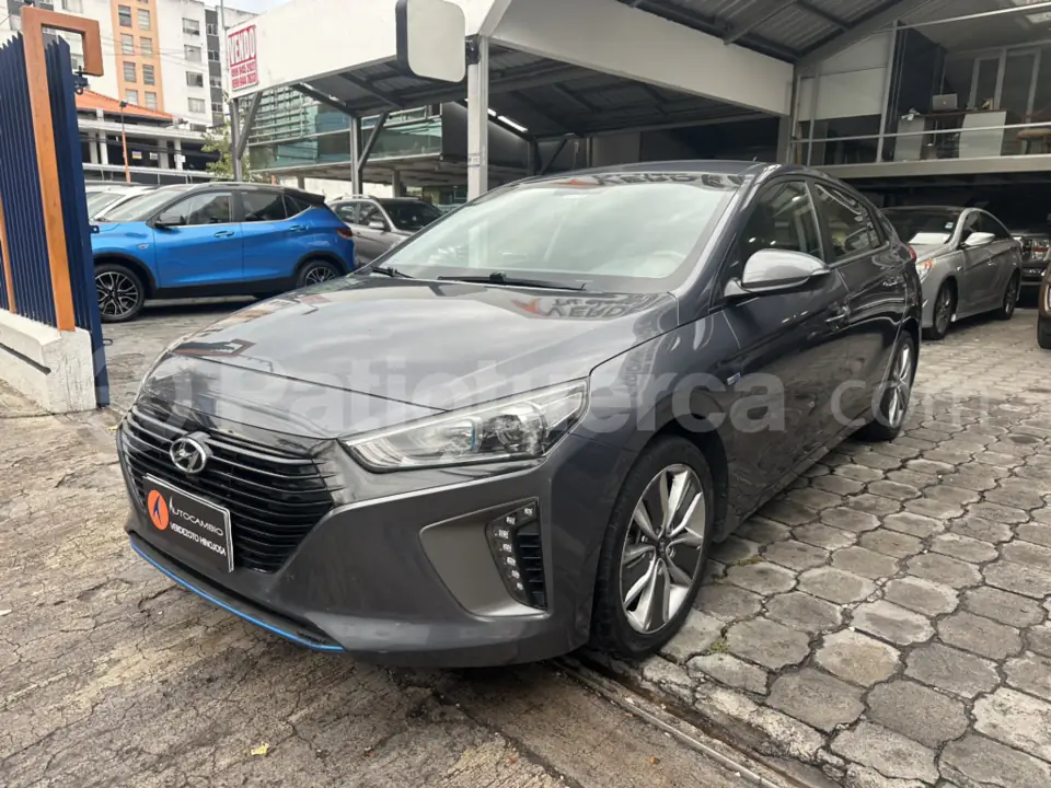 Foto 3 de Hyundai Ioniq Hybrid